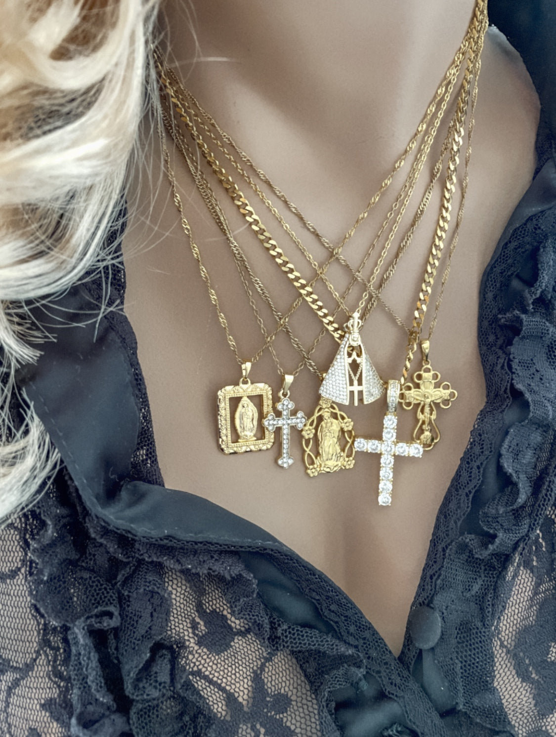 Joyas para Semana Santa. Complementos para Mantilla. Cómo vestirse de Mantilla