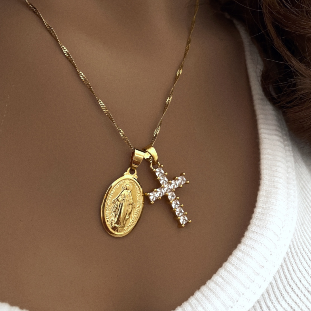 Collar Regina Paris | KHLOE JOYAS | 15%,Colgantes,Collares,Color Oro,Con Brillantes,Cruces,Religioso