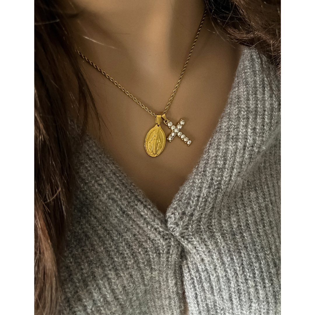 Collar Nuevo Regina Paris | KHLOE JOYAS | Colgantes,Collares,Color Oro,Con Brillantes,Cruces,Religioso,Unisex