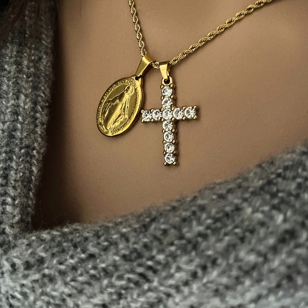 Collar Nuevo Regina Paris | KHLOE JOYAS | Colgantes,Collares,Color Oro,Con Brillantes,Cruces,Religioso,Unisex