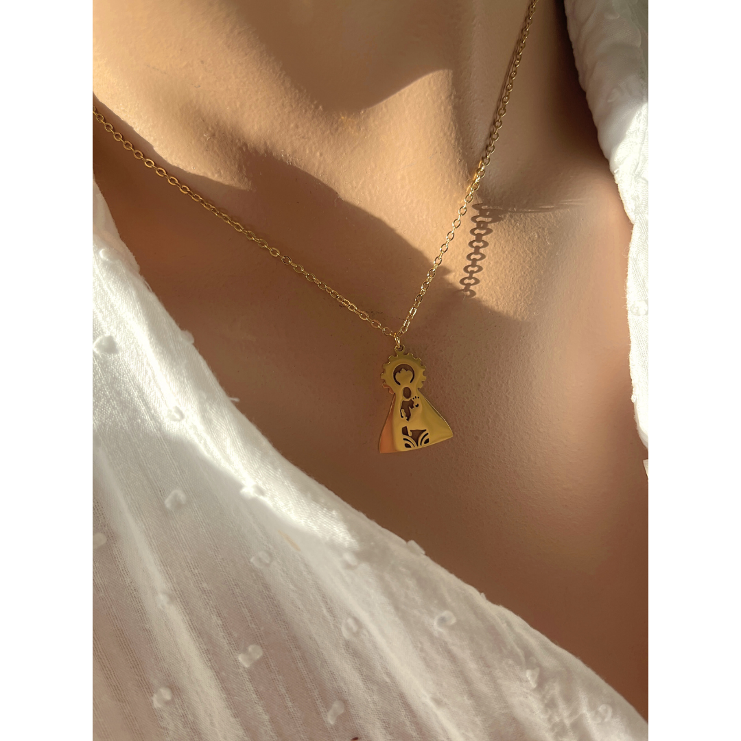 Collar Virgen De Los Desamparados Silueta | KHLOE JOYAS | Colgantes,Collares,Color Oro,Color Plata,Gargantillas,Religioso