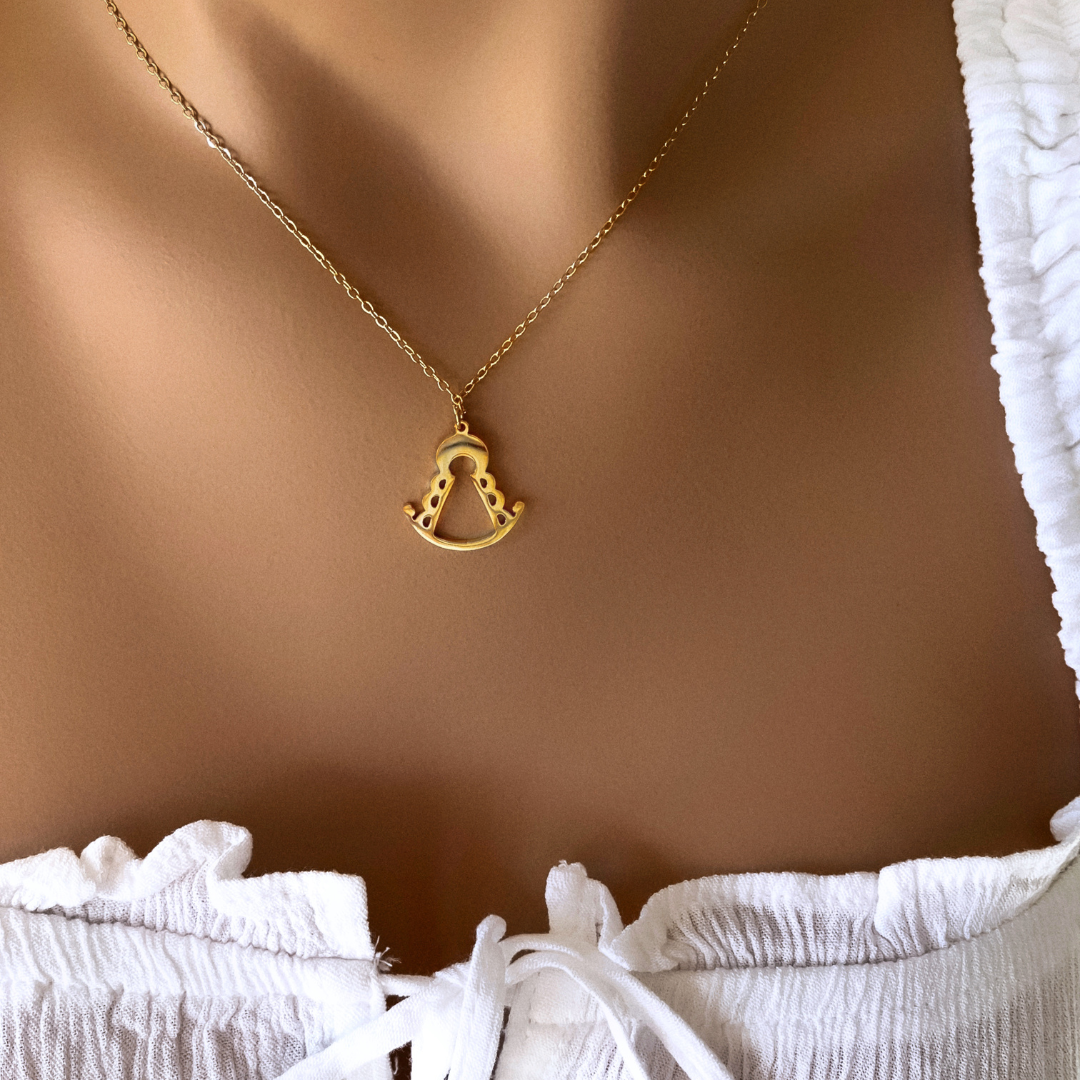 Collar Virgen Del Rocio Silueta Luna