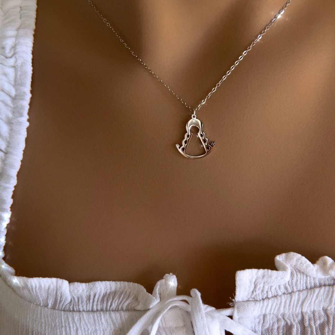 Collar Virgen Del Rocio Silueta Luna