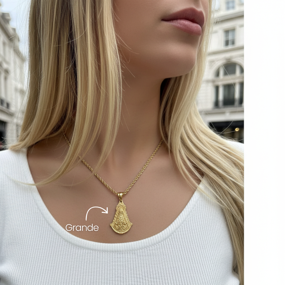 Medalla Virgen del Rocío tamaño grande 3.5cm en oro