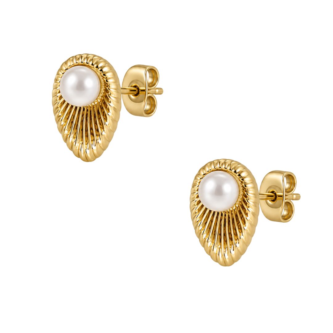 Elegant gold stud earrings with pearls