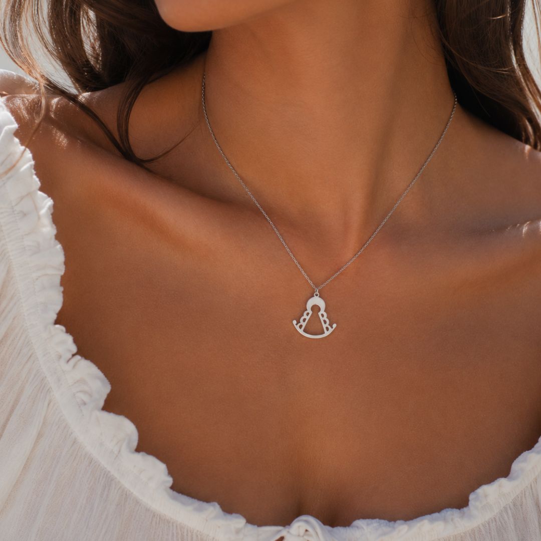 Collar Virgen Del Rocio Silueta Luna Plata