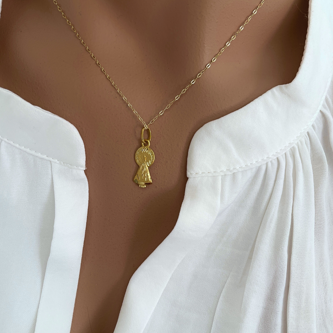 Medalla Virgen Del Pilar Oro 18 Quilates 8X18MM | KHLOE JOYAS | Medallas,Oro 18 Quilates,Religioso