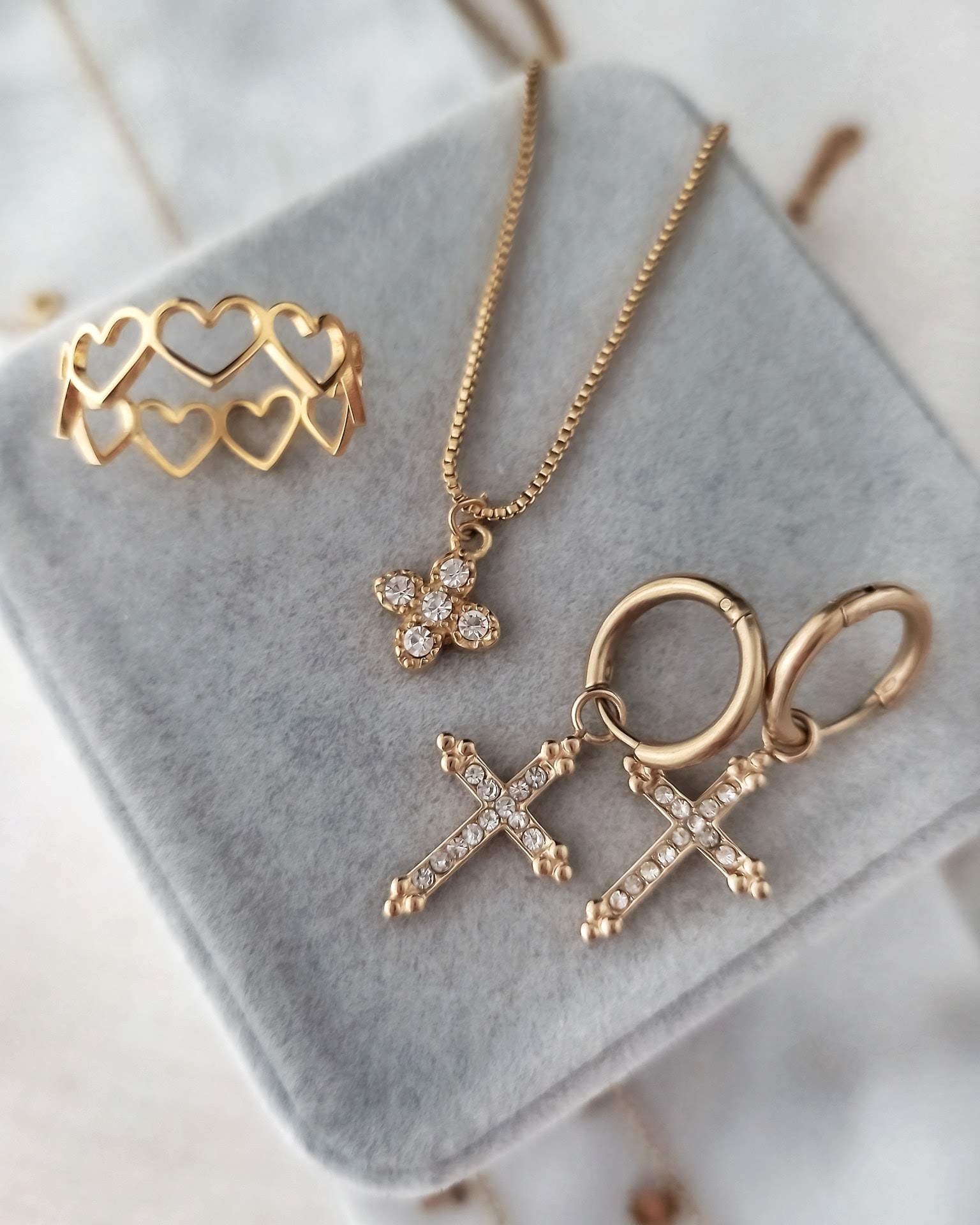 Colgante Mini Lis | KHLOE JOYAS | 40%,Colgantes,Collares,Color Oro,Con Brillantes,Cruces