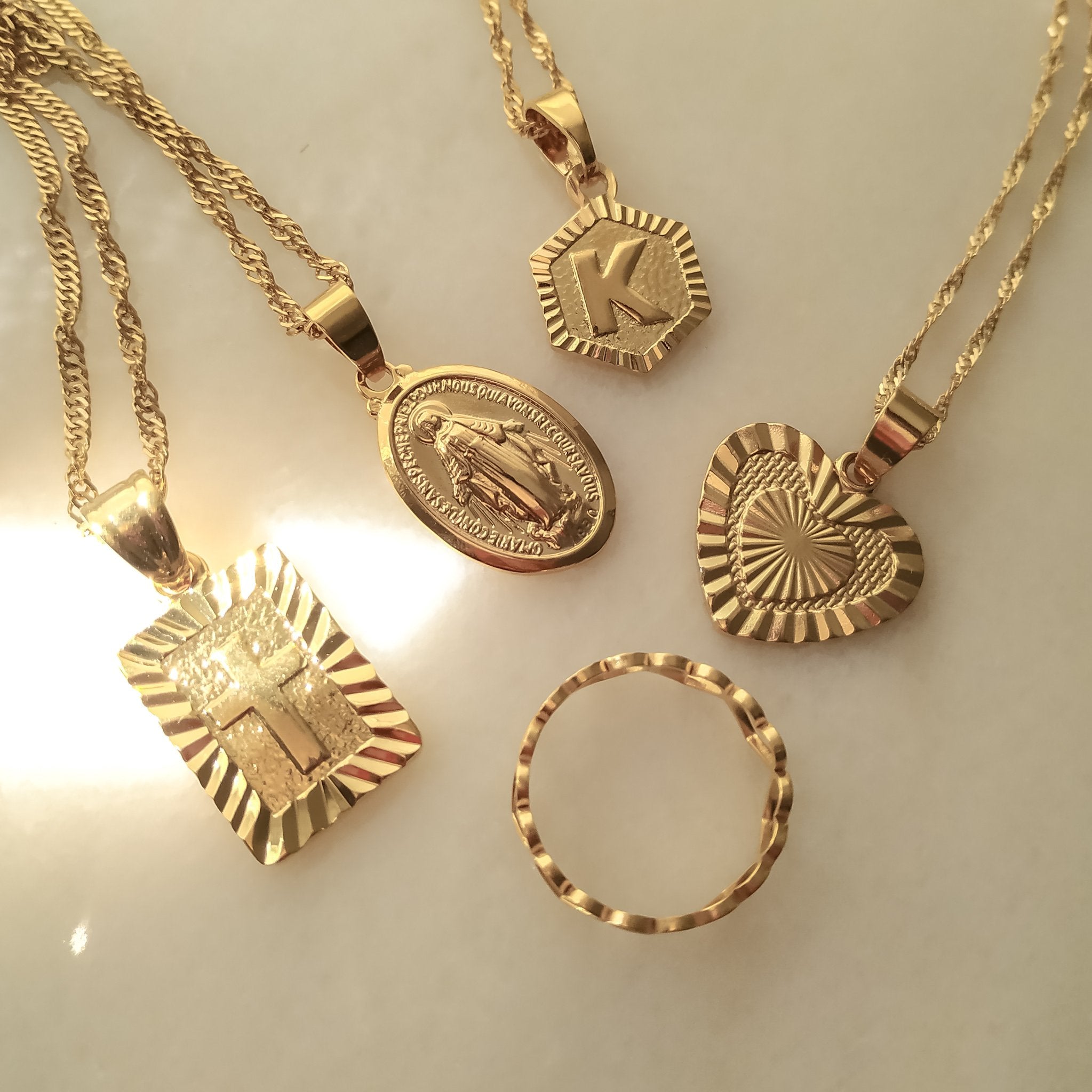 Collar Regina | KHLOE JOYAS | Colgantes,Collares,Color Oro,Religioso