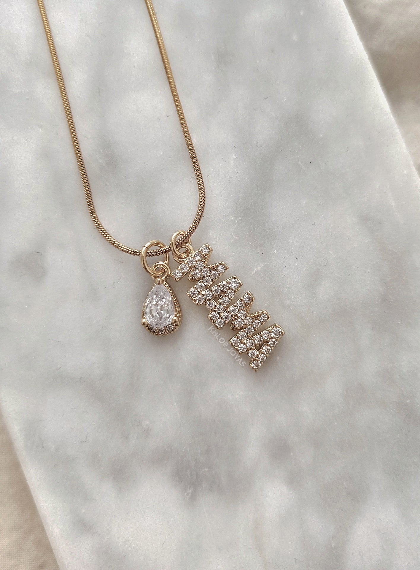 Gargantilla Mama Brillante | KHLOE JOYAS | Colgantes,Collares,Color Oro,Colores,Con Brillantes,Gargantillas