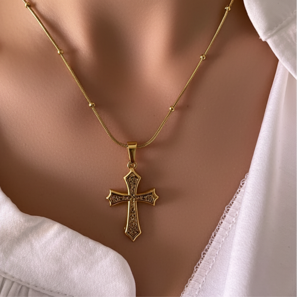 Collar Cruz Pattée