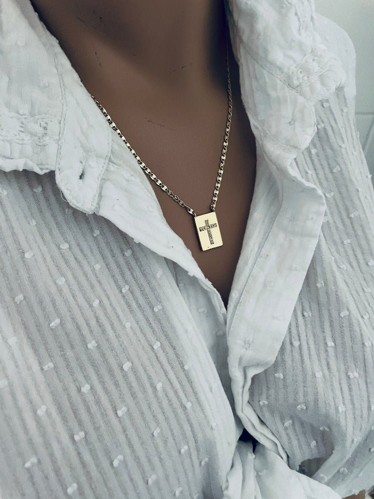 Collar Anne Tag Corazon Cruz | KHLOE JOYAS | 40%,Colgantes,Color Oro,Con Brillantes,Corazon,Cruces,Gargantillas,Religioso