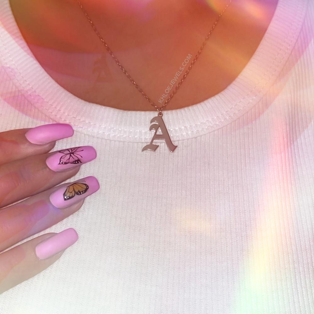 Collar Inicial Codice | KHLOE JOYAS | 15%,Colgantes,Color Oro,Gargantillas,Iniciales