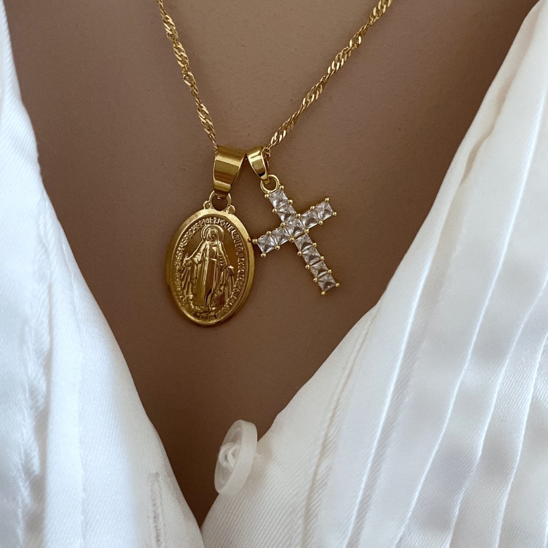 Collar Regina Paris | KHLOE JOYAS | 15%,Colgantes,Collares,Color Oro,Con Brillantes,Cruces,Religioso