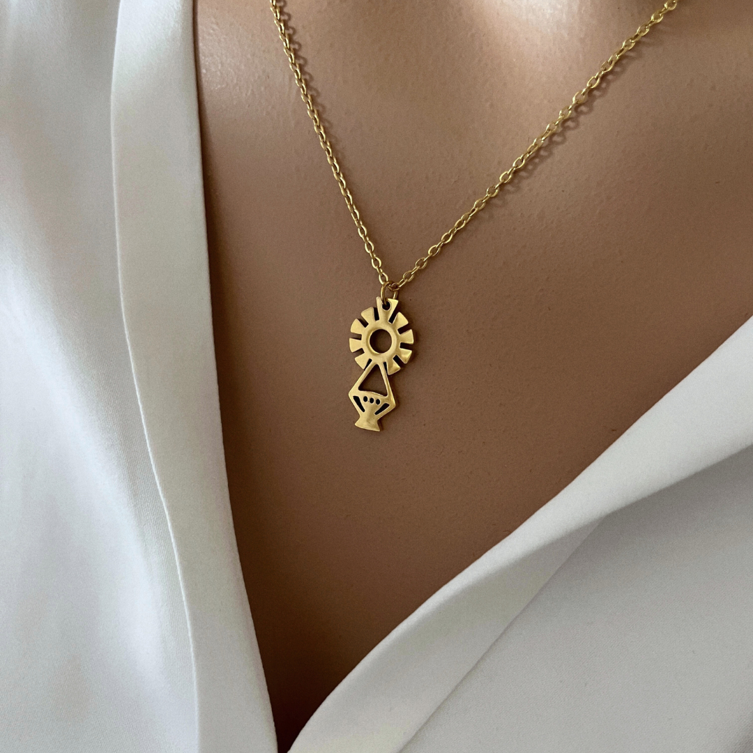 Collar Virgen De Covadonga Silueta | KHLOE JOYAS | Colgantes,Collares,Color Oro,Gargantillas,Religioso