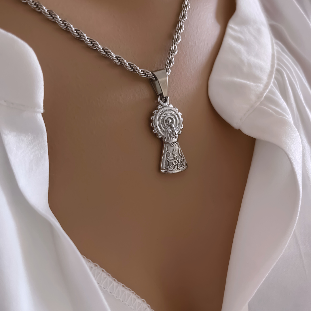 Collar Virgen Del Pilar | KHLOE JOYAS | 15%,Colgantes,Collares,Color Oro,Religioso,Unisex