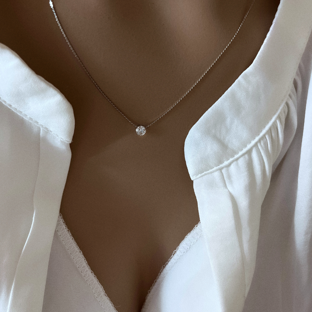 Collar Floating Diamond