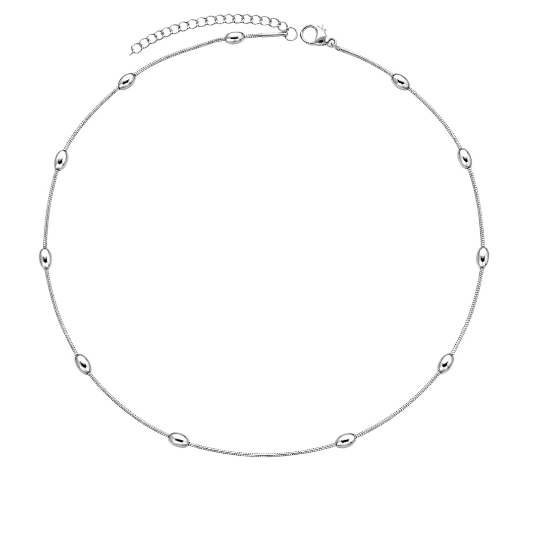 Delicate silver chain with shiny beads

