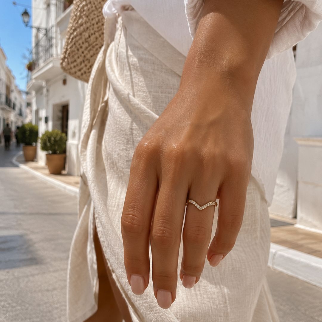 Anillo Wishbone CZ Oro y circonitas