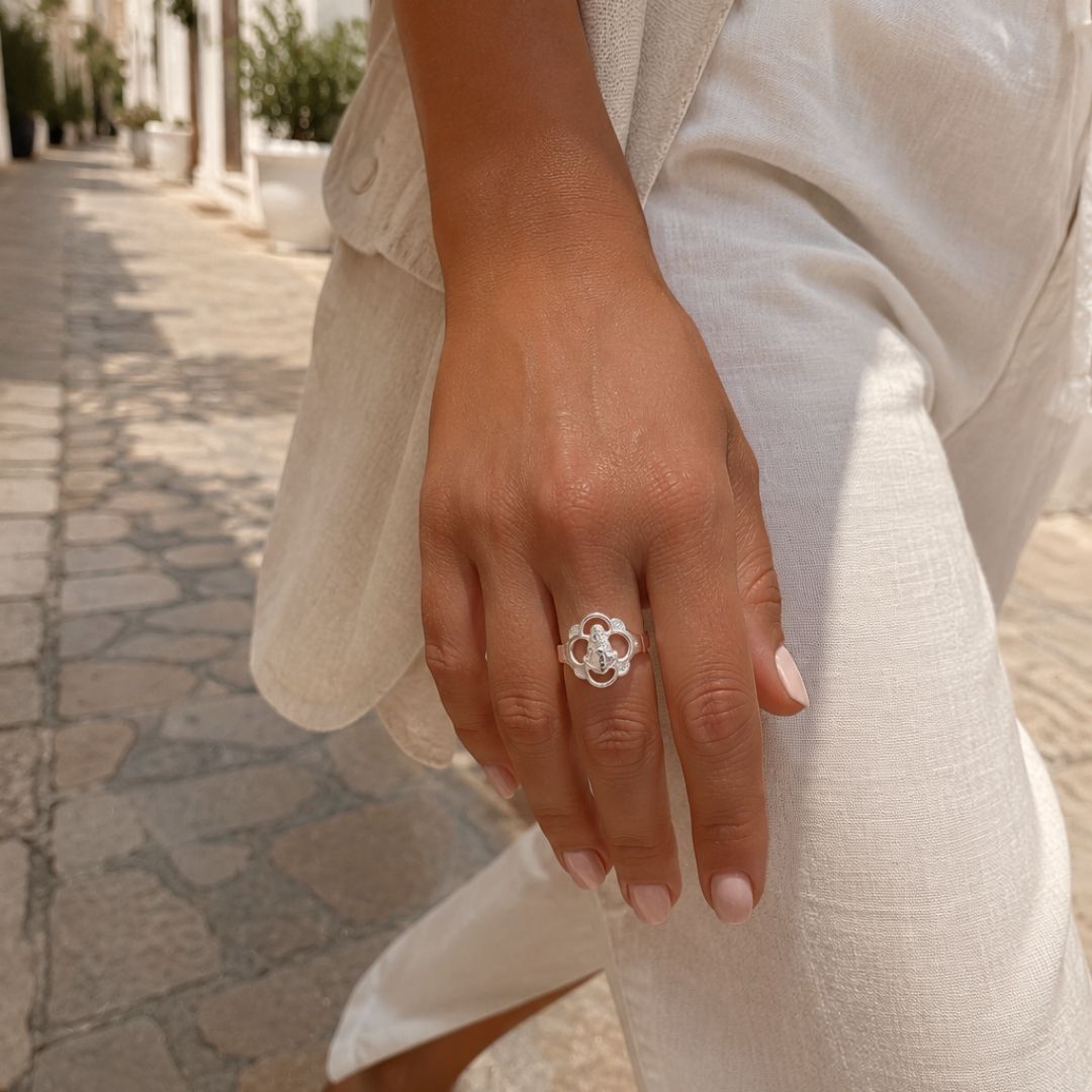 Anillo de plata de la Virgen Del rocio