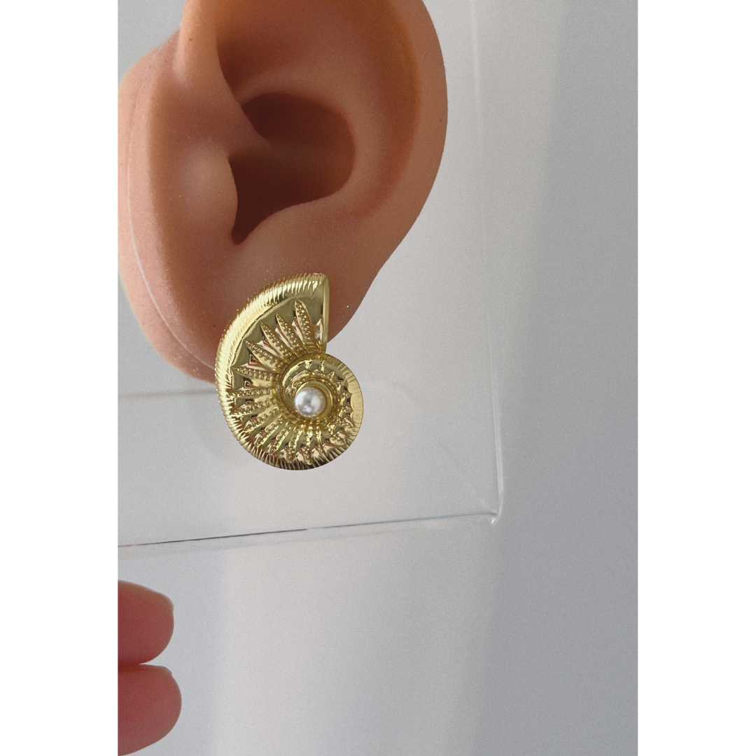 Seashell Pearl Earrings