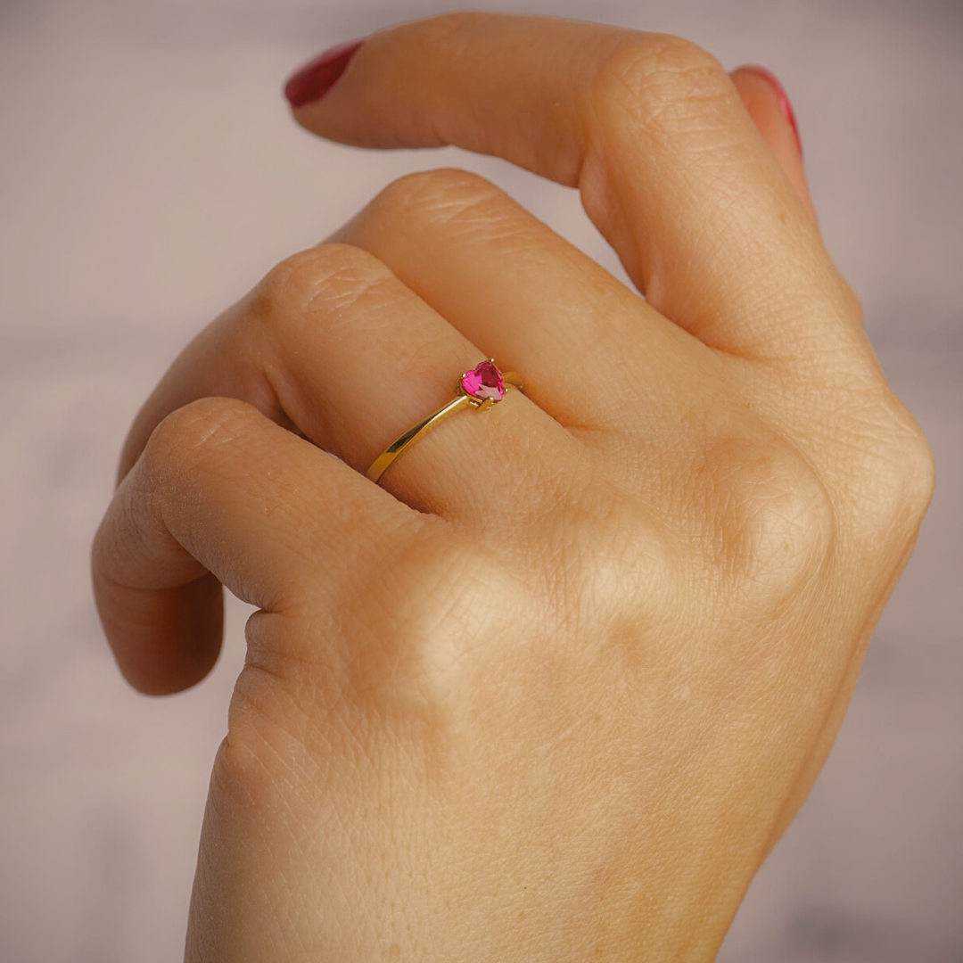 18K Gold Ring Ruby Heart 4x4mm