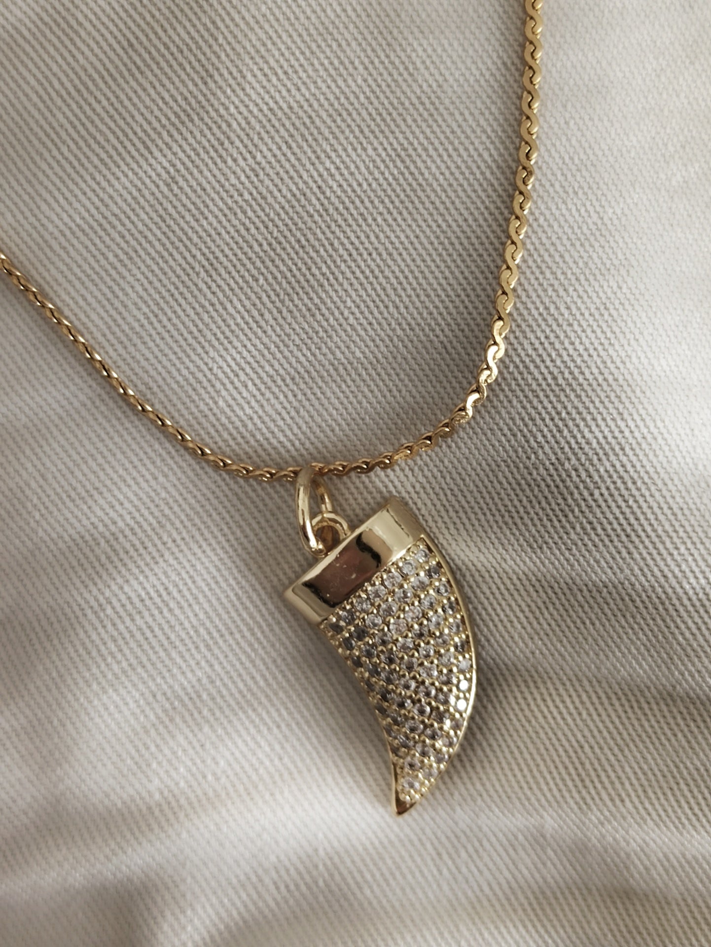 Collar Amuleto | KHLOE JOYAS | Colgantes,Collares,Color Oro,Con Brillantes