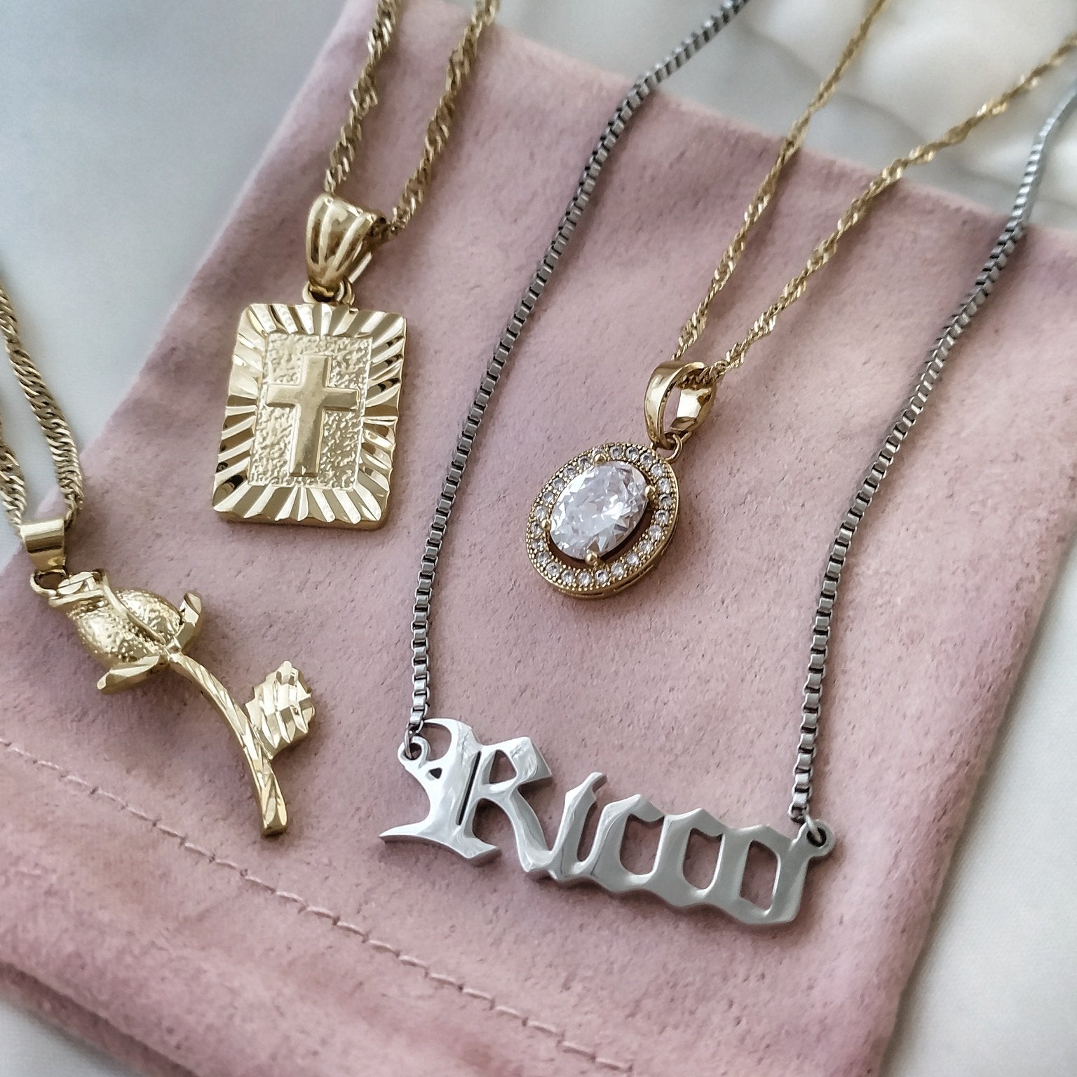 Collar Cross Tablet | KHLOE JOYAS | 15%,Colgantes,Collares,Color Oro,Cruces,Religioso,Unisex