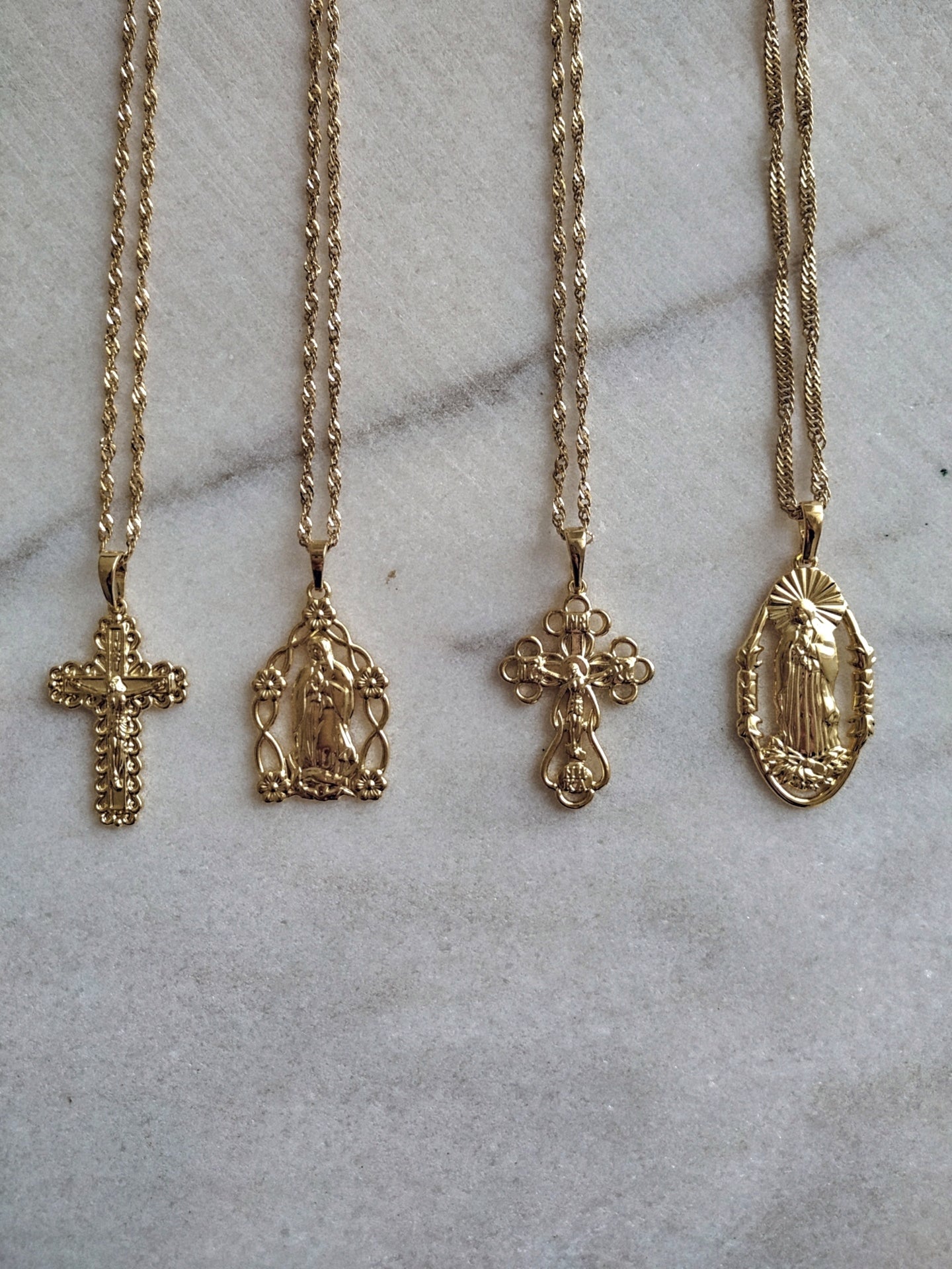 Collar Grace | KHLOE JOYAS | 40%,Colgantes,Collares,Color Oro,Religioso