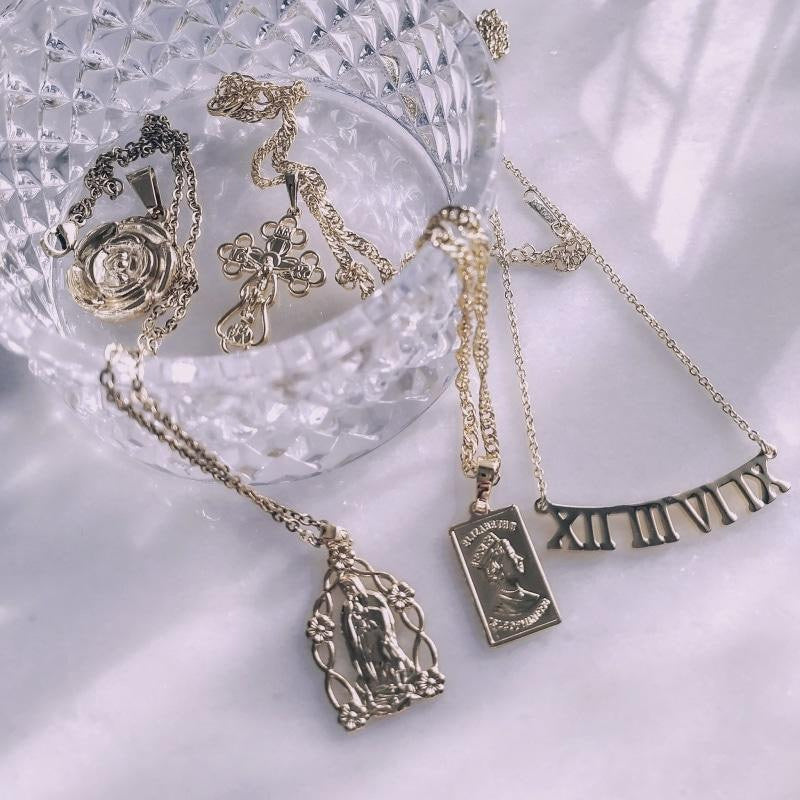 Gargantilla Números Romanos | KHLOE JOYAS | 40%,Collares,Color Oro,Gargantillas